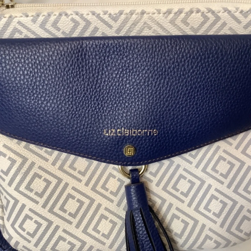 EUC Liz‎ Claiborne navy white crossbody bag
